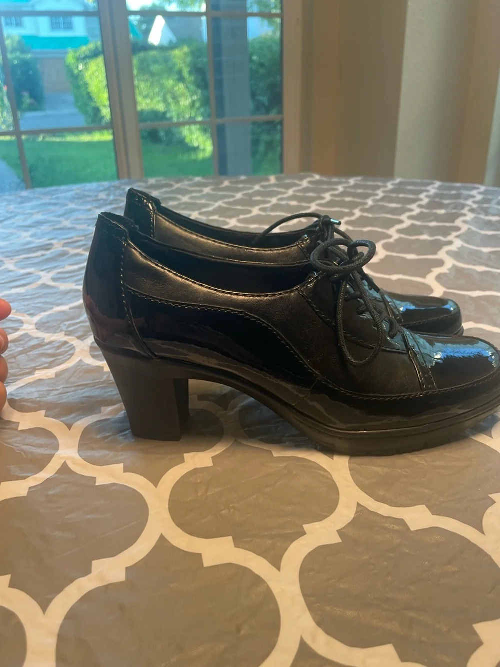 Clarks Bendables Honest Lace-Up Patent Leather Oxford Heels icon goth witchy 6.5